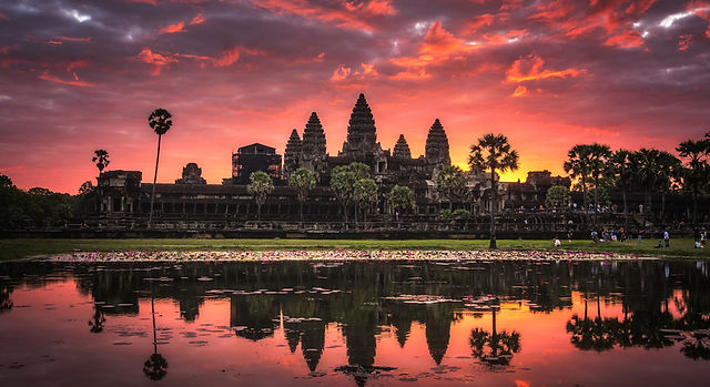 Angkor Wat sunrise.jpg