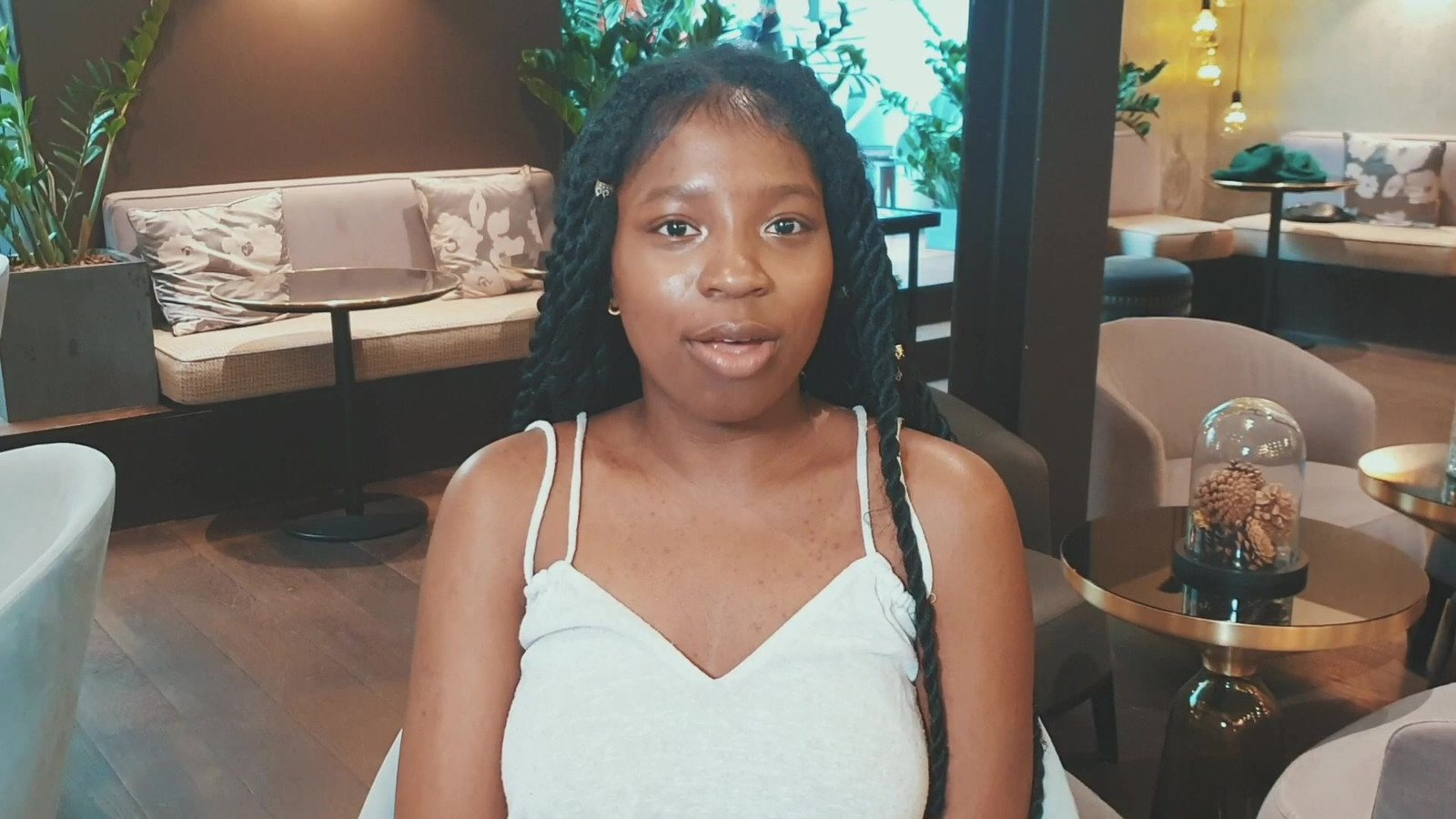 Fullscreen Page Zola Home