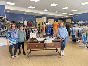 “You might just find something you love” - Local councillor Shazna Muzammil urges residents to visit Willen Hospice shop in Oxley Park