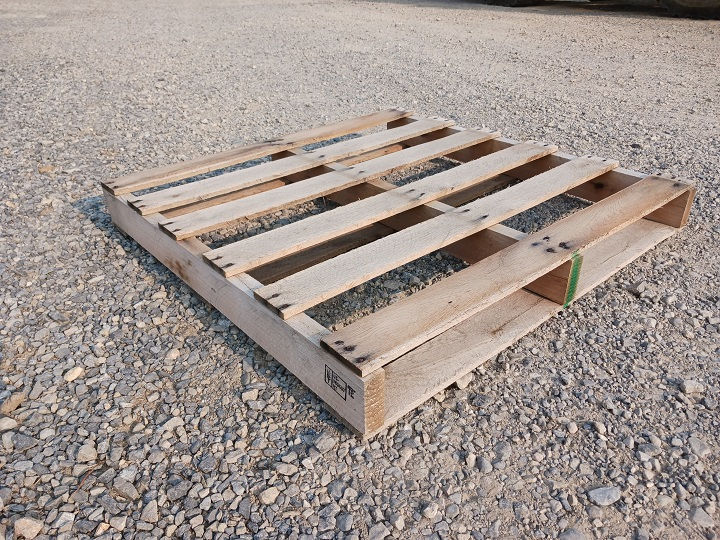 37 x 37 2-way Pallet, ISPM 15 Heat Treatment Available.