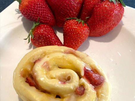 Authentic German Strawberry Pudding Sweet Rolls 'Erdbeer-Pudding-Schnecken'