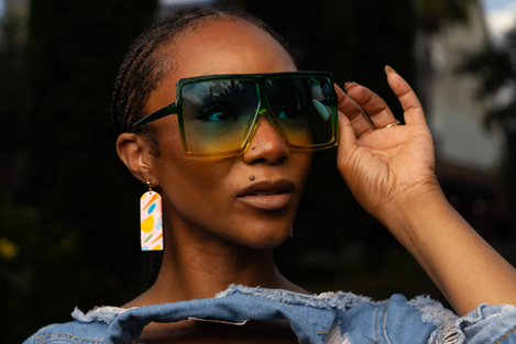 closeup of a woman wearing sunglasses