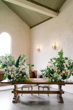 Chapel table at Stones with blue and white florals