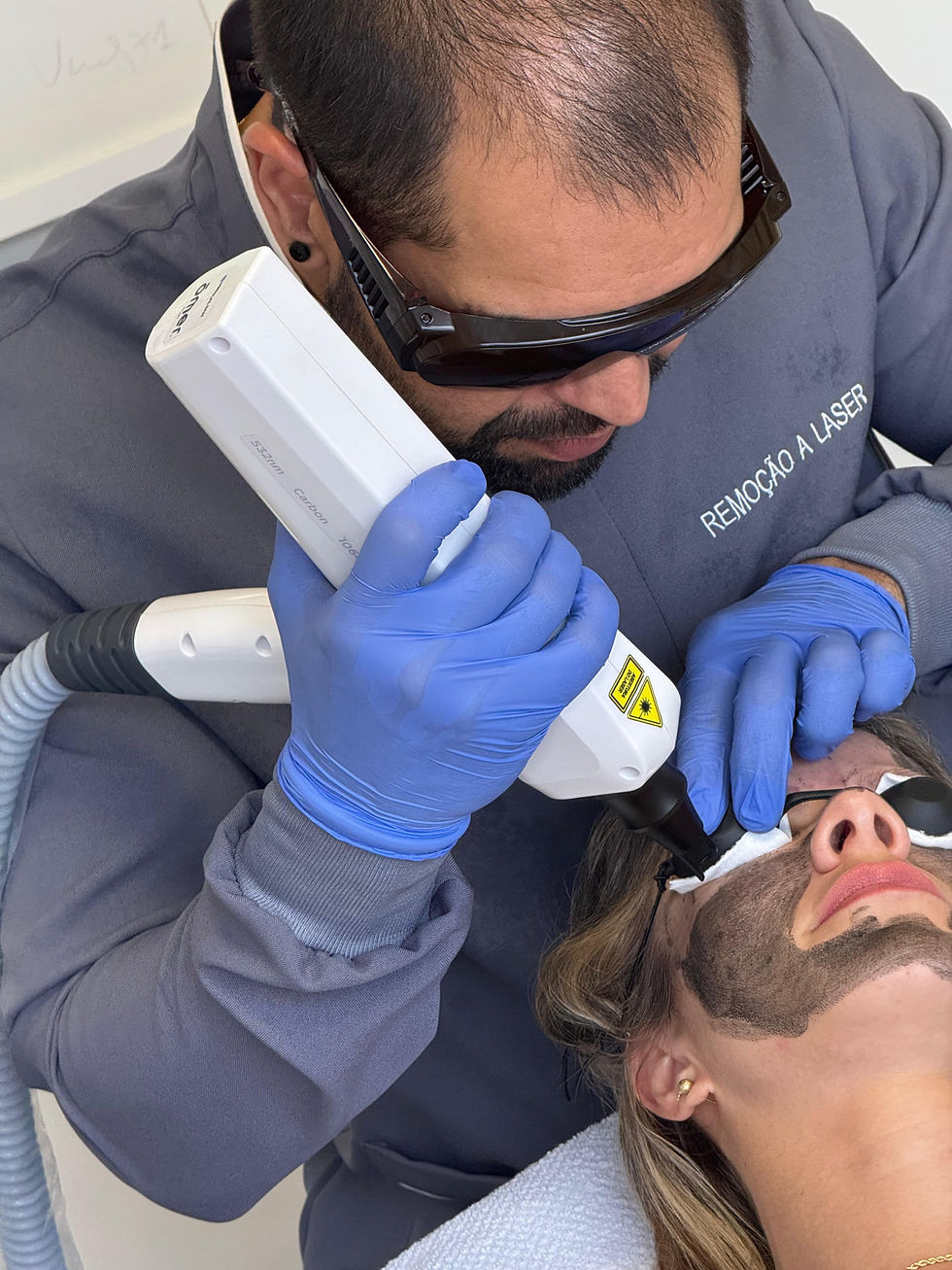 PEELING-HOLLYWOOD-BLACK-PEEL-PORTO-ALEGRE-EDUREMOVE_LASER (3).jpg
