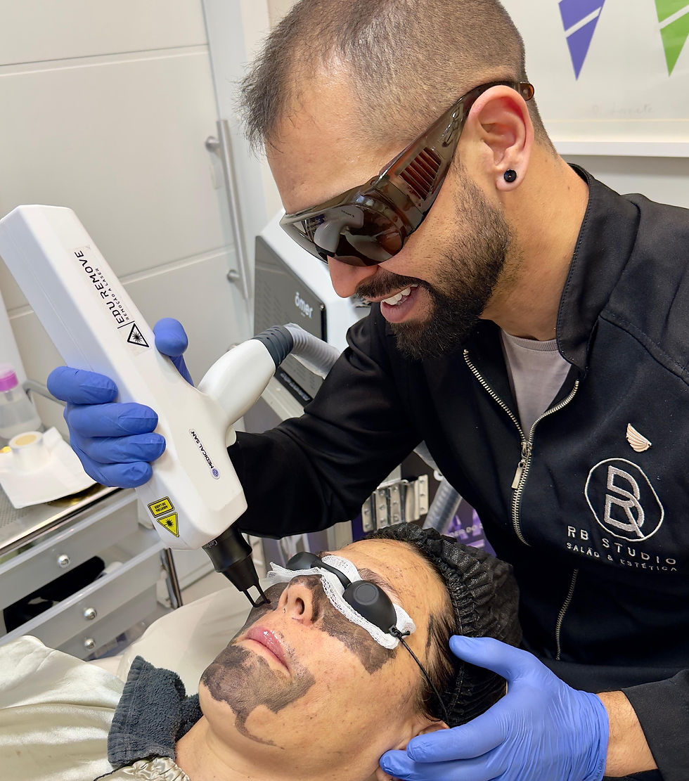 PEELING-HOLLYWOOD-BLACK-PEEL-PORTO-ALEGRE-EDUREMOVE_LASER (2).jpg