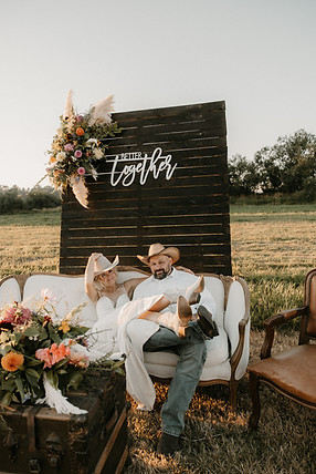 weddings, skagit, backyard, cowboy hats