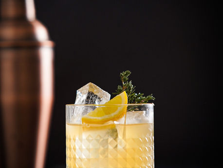 Timothy Benedictus - Cocktail met Oude Jenever – Kruidig en Verfrissend