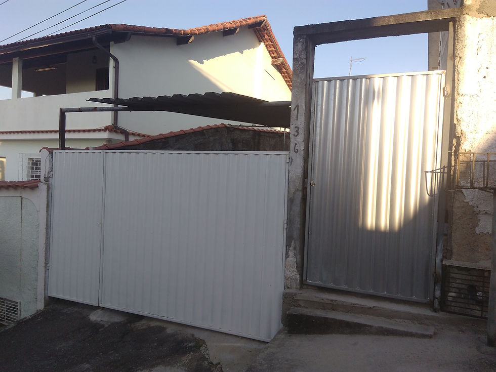 Portão depois.
