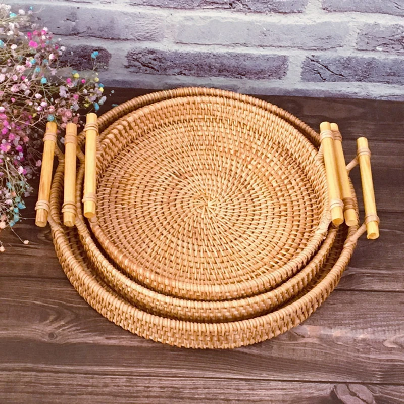 Miniatura: Cesta de armazenamento em trançado com alça de tiras.