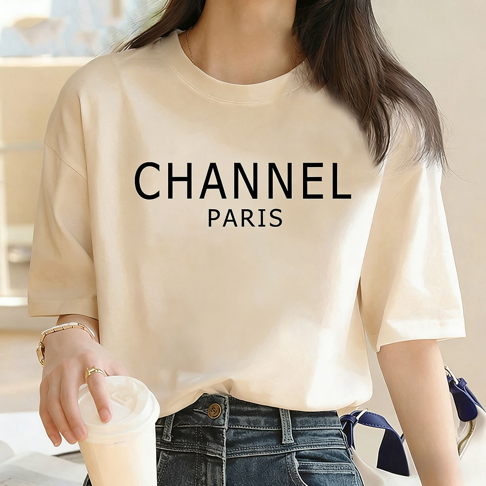 Miniatura: Camiseta feminina casual e elegante, com estampa CHANNEL. 