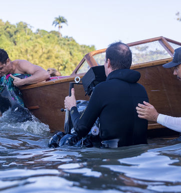 Grabando una escena en el mar