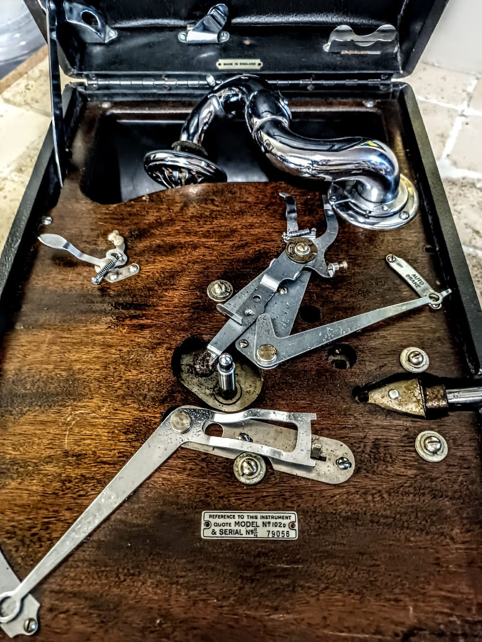 Miniature : HMV 102
