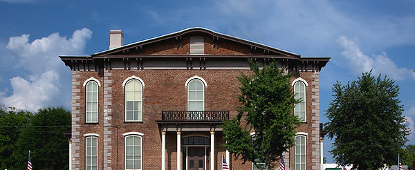 Pickens County Courthouse in Carrollton, Alabama