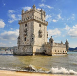 Tour de Belém à Lisbonne construite au bord de l’eau.