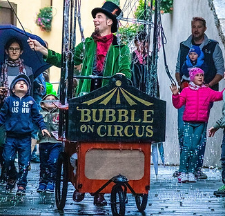 BUBBLE ON CIRCUS.jpg