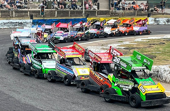 Juniors racing.jpg