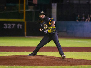 PERICOS CAE EN TREMENDO DUELO DE PITCHEO