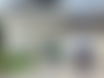 Couvreur de l'entreprise MK Rénovation sur un chantier de recherche de fuite sur toiture autour de Nantes