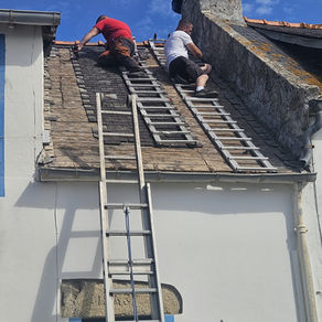 Travaux de rénovation d'une toiture en ardoises à Arradon