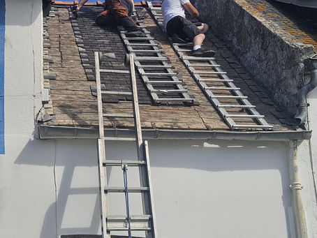 Travaux de rénovation d'une toiture en ardoises à Arradon