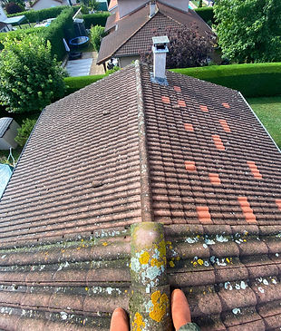 Nettoyage et démoussage de toiture MT Couverture Saint-Etienne