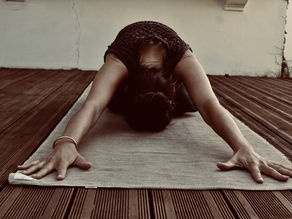 Iroveda praticienne en ayurveda yoga à Vannes lors d'une séance