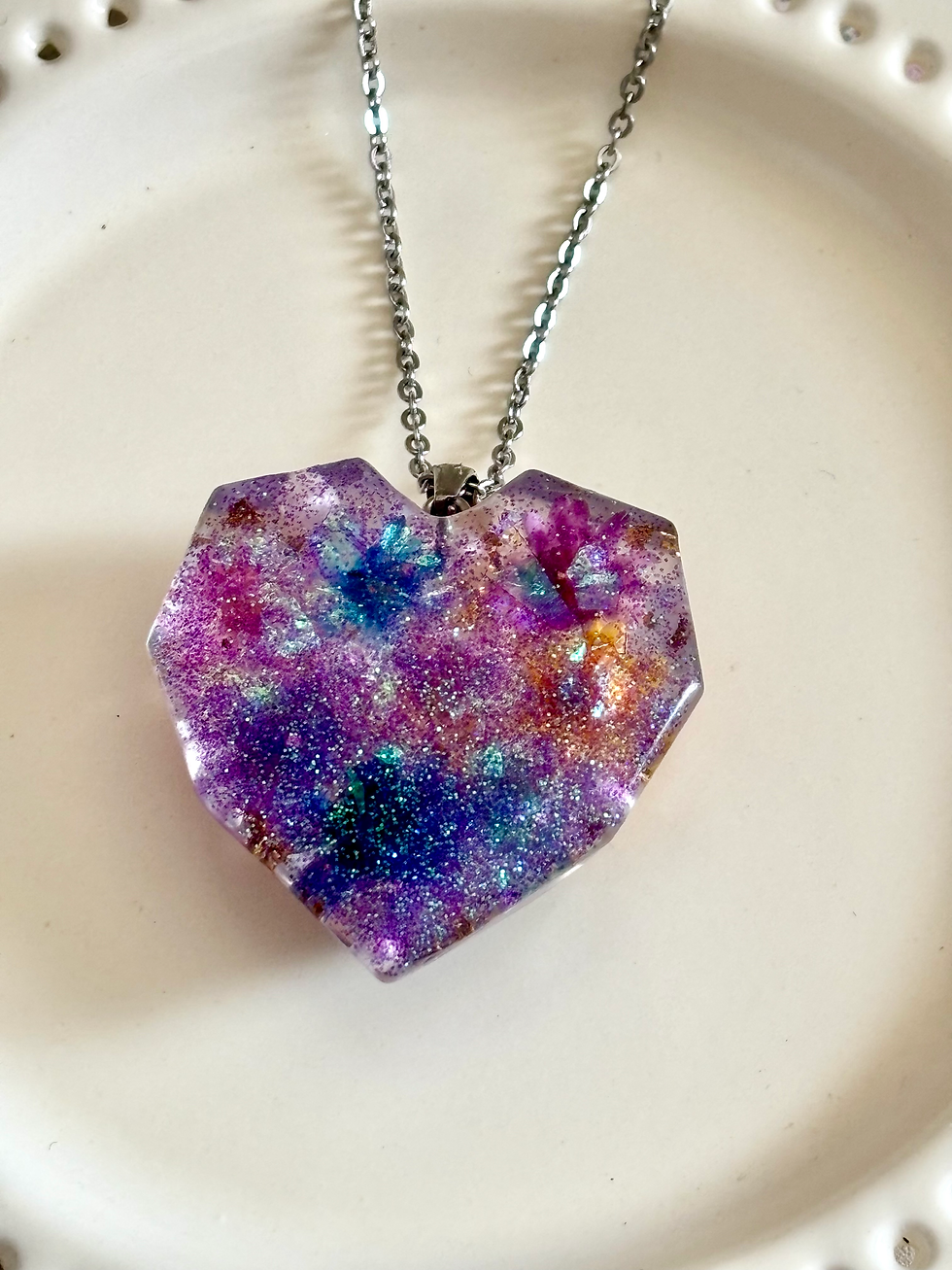 サムネイル： ハートのペンダントネックレス（パープル）　lレジンアクセサリー　l　お花のアクセサリー