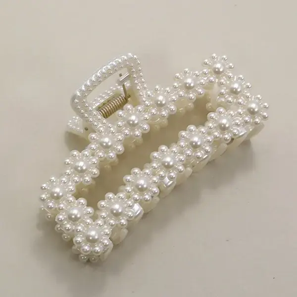 The Pearl Blossom Claw Clip