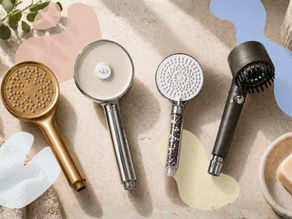 Comparison of filtered shower heads including Sia, Curo, Magichome and MEKO arranged on a countertop