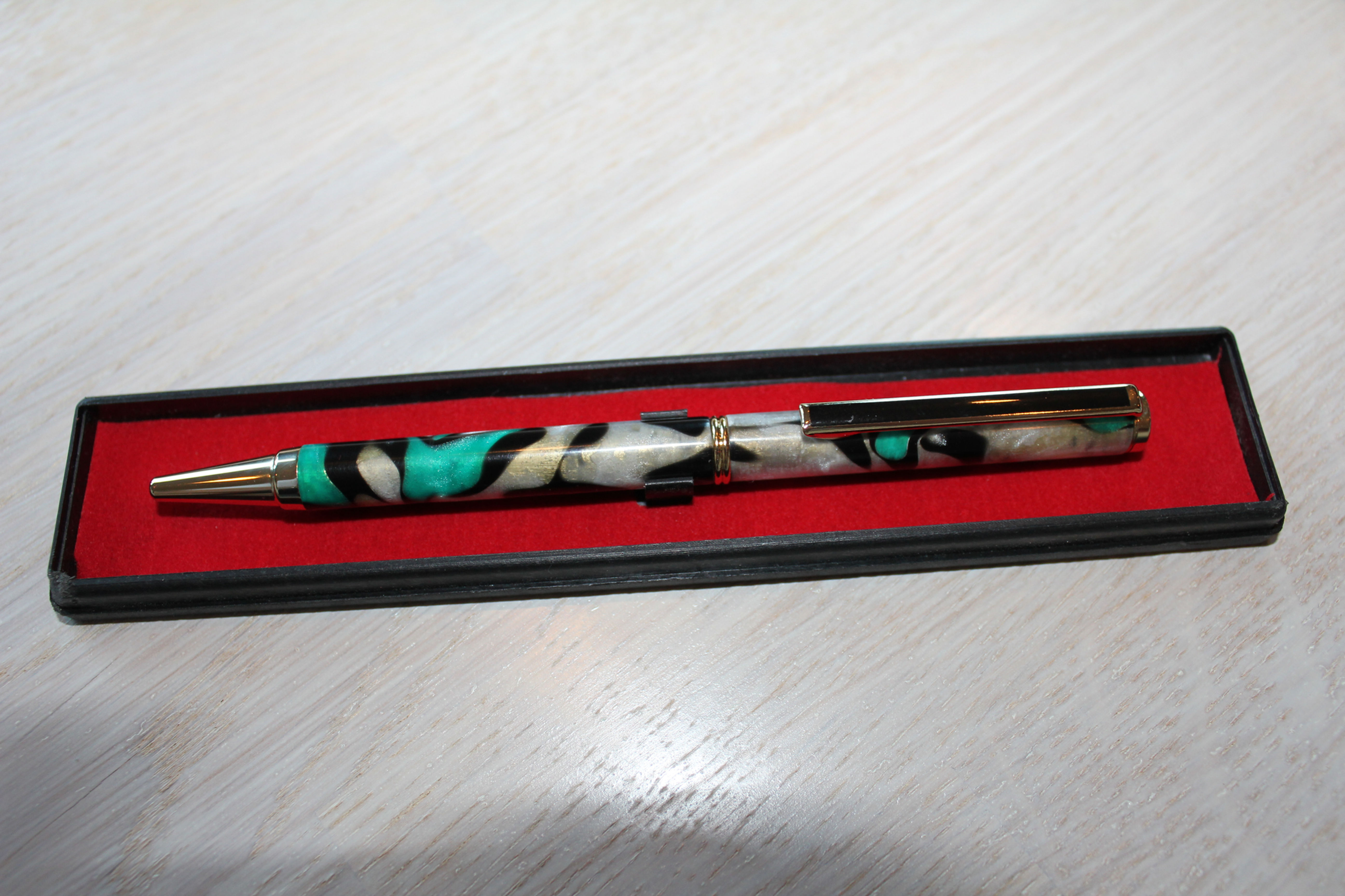 Sea Green/White & Black Acrylic Slimline Pen