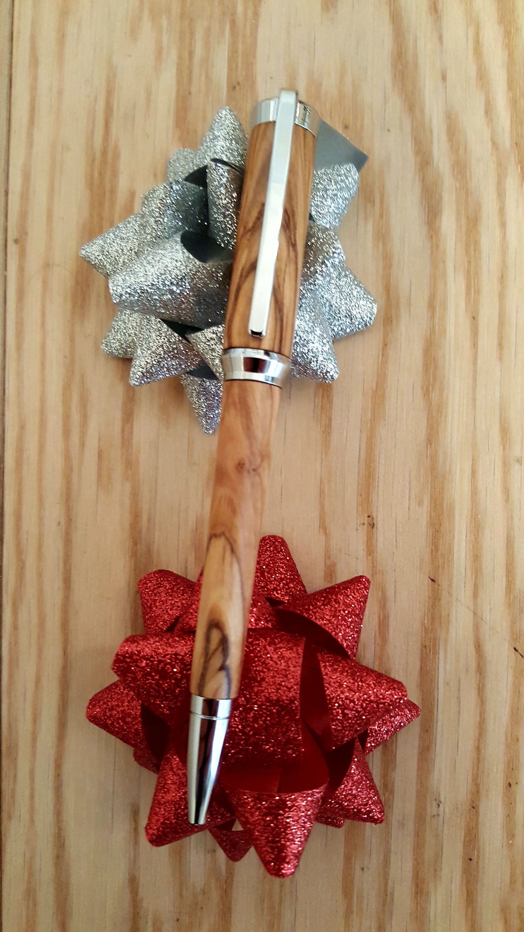 Concova Twist Pen in Bethlehem Olive Wood with Polished Chrome Accents