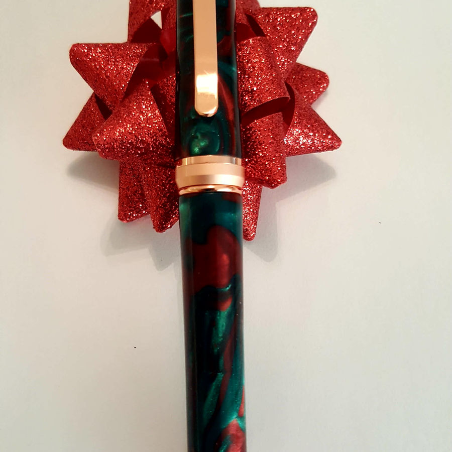 Cigar Hybrid Rollerball Pen in Yuletide Acrylic