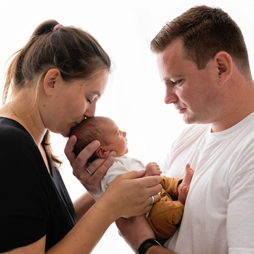 Neugeborenenfoto, Babyfoto, schlicht, hell, natürlich, Babyfotografhamburg, Babyfotografrosengarten, Neugeborenenshooting, Babyshooting, baldmama, elternundkind
