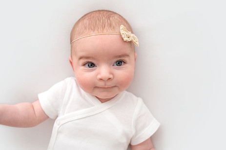 Neugeborenenfoto, Babyfoto, whitephoto, weiss, natürlich, Babyfotografhamburg, Babyfotografrosengarten, Neugeborenenshooting, Babyshooting,