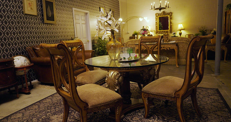 Dining001.jpg