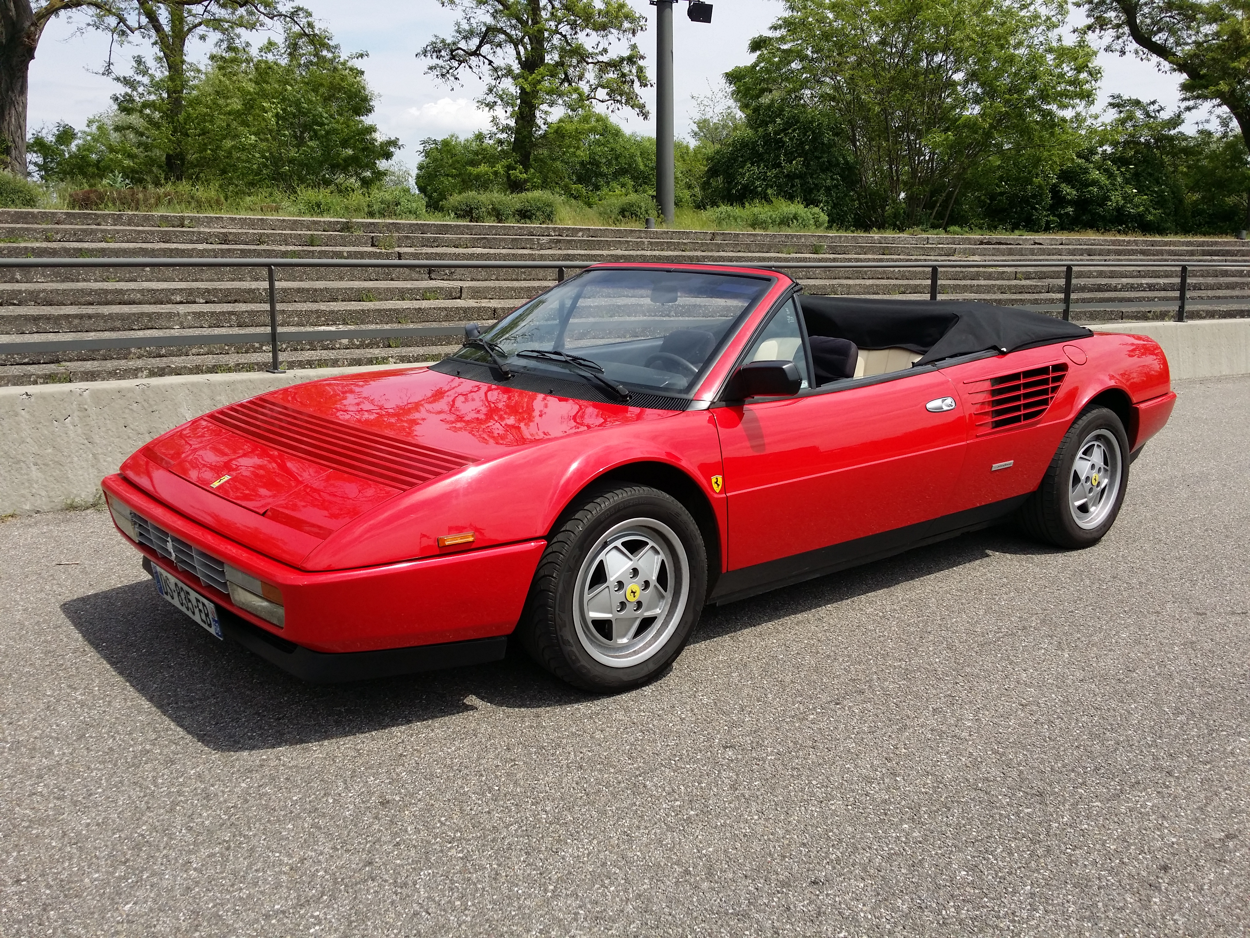 Ferrari Mondial
