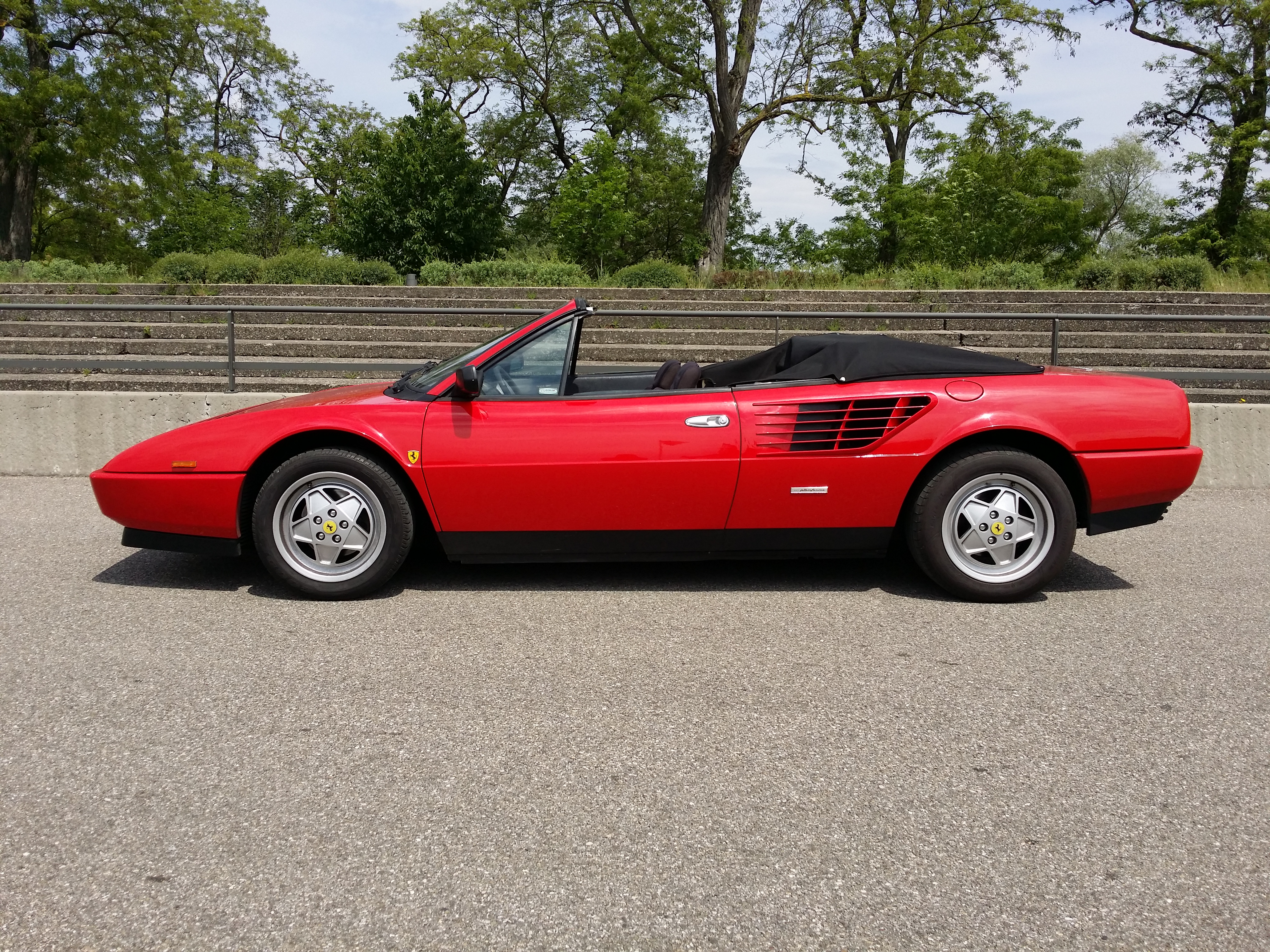 Ferrari Mondial