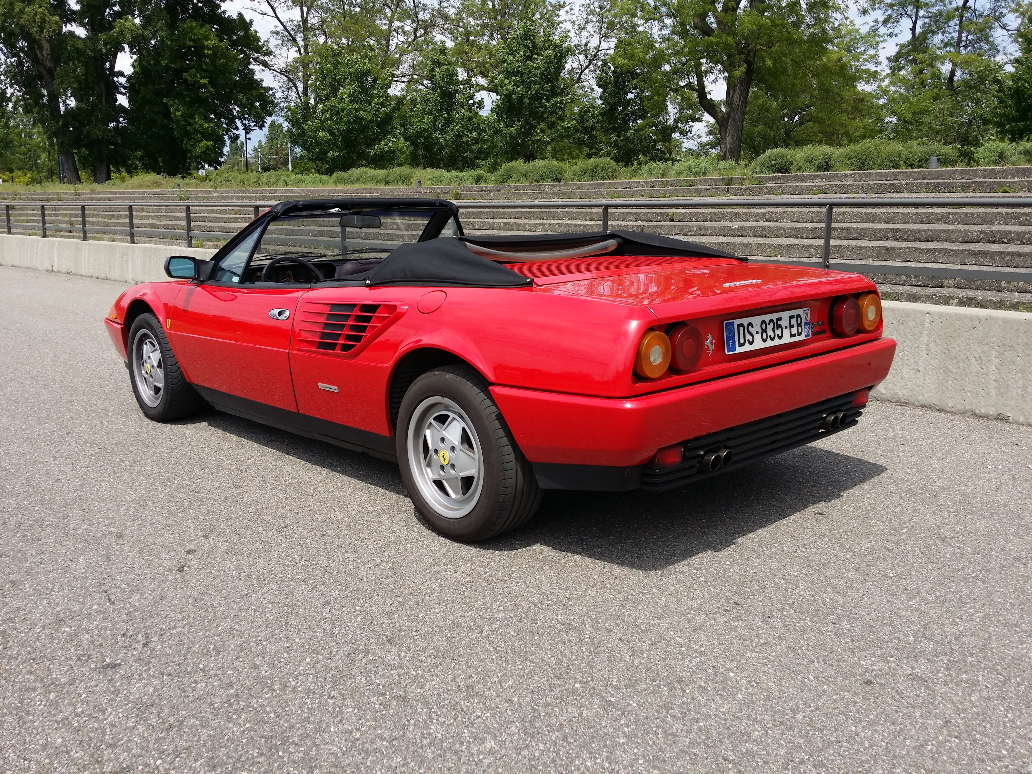 Ferrari Mondial