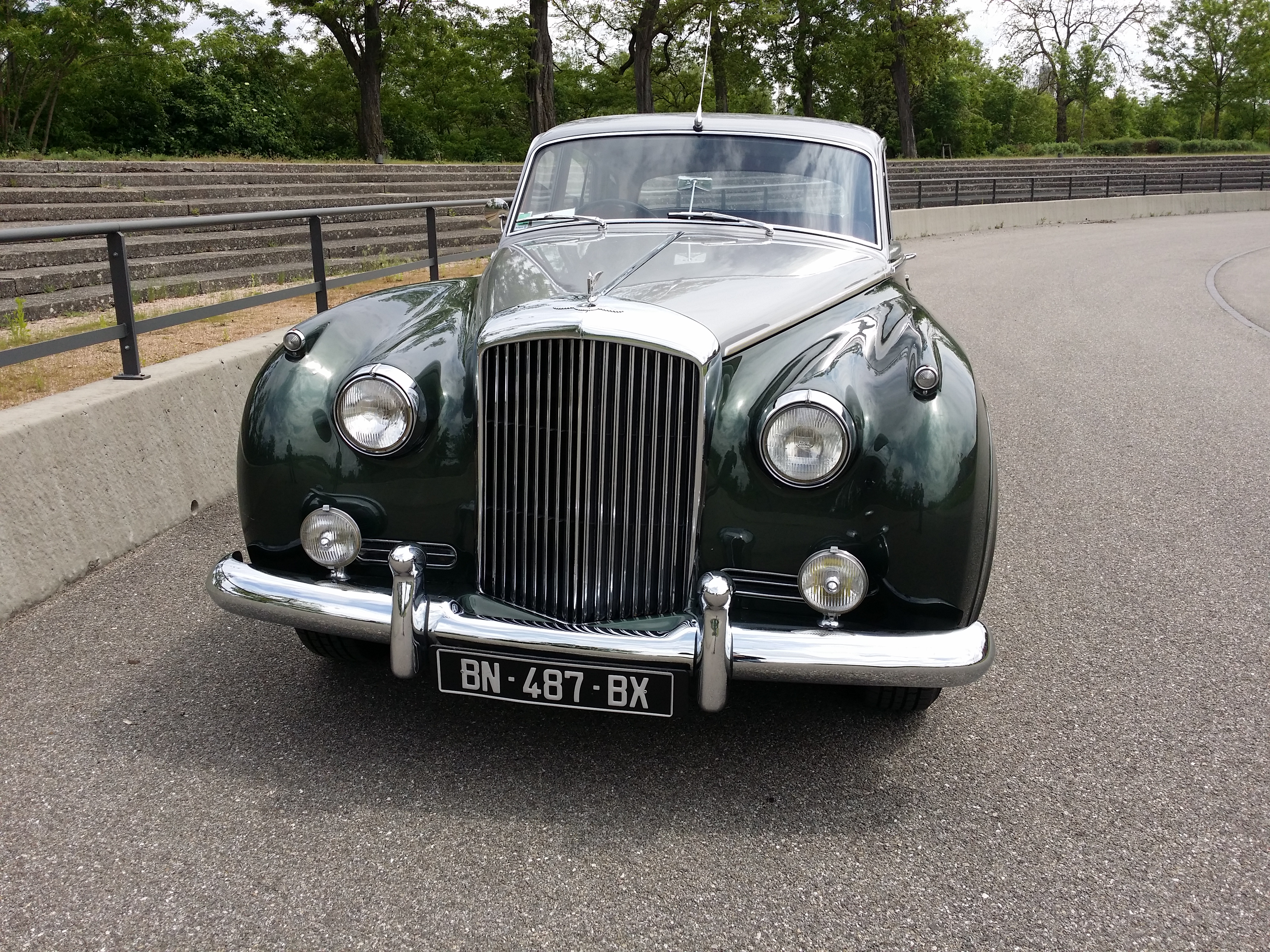 Bentley S1