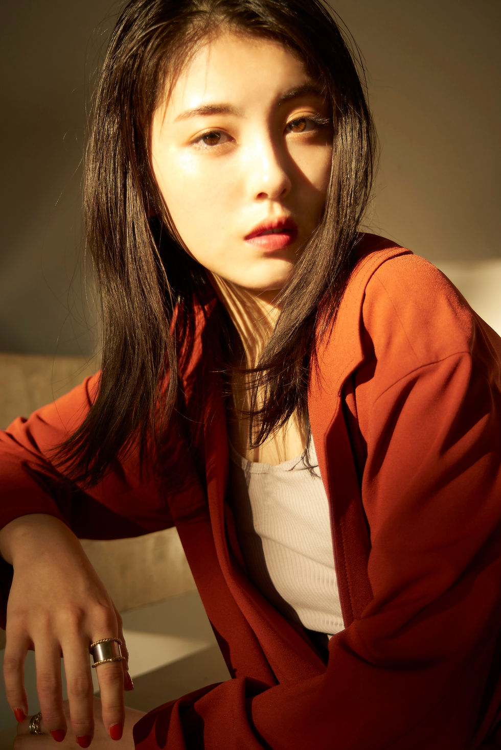 20歳を迎えた浜辺美波、最高に‟大人エモい“メモリアルカレンダー発売決定‼