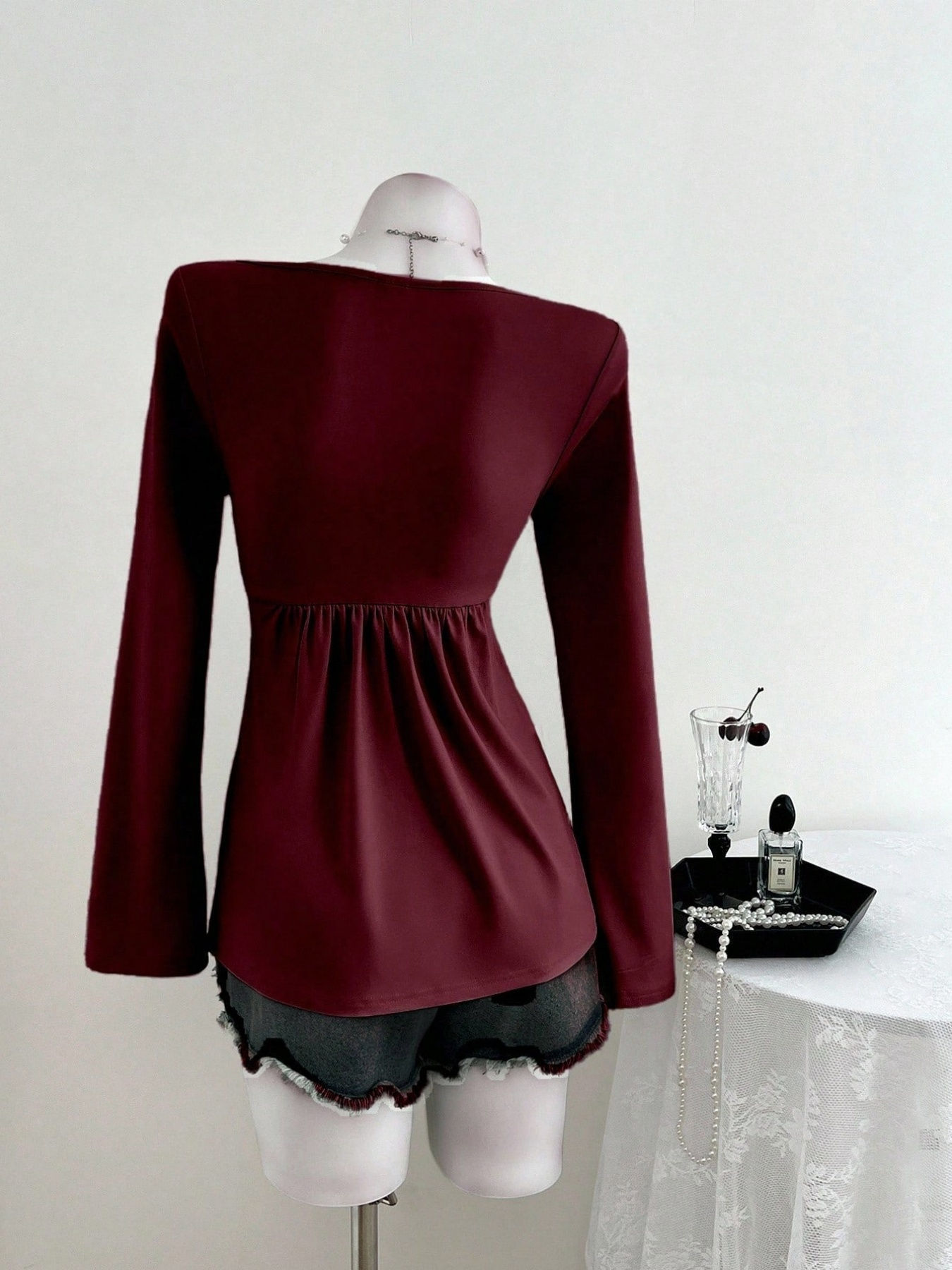 Spring and Autumn New French Design with Twisted Chest, Fashionable Style, Autum