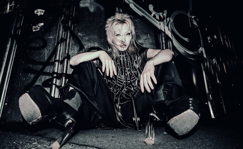 Edgy portrait by a Tokyo Photographer & Videographer.