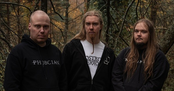 Frostbite Terror lanza  Maan multa : death metal melódico finlandés que bucea en la melancolía y la psique nacional
