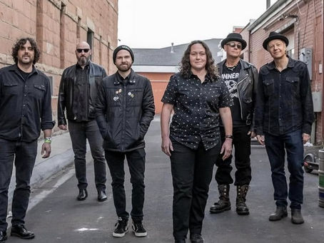 Bevin Luna lanza Shimmer: energía sin filtros y rock con raíz propia
