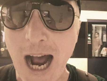 John MartÃnez comparte Last Exit from the Whoredom: una postal veraniega entre Orwell y lo-fi