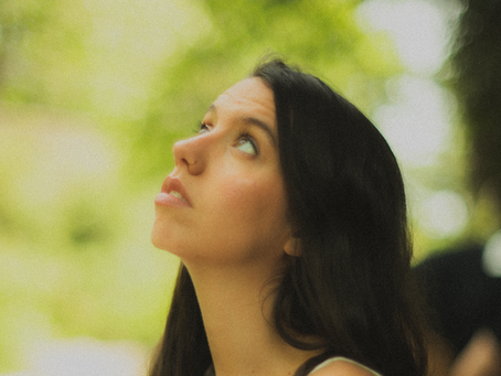 Raquel Lúa presenta Peinar Raíces en su primera gira por Colombia