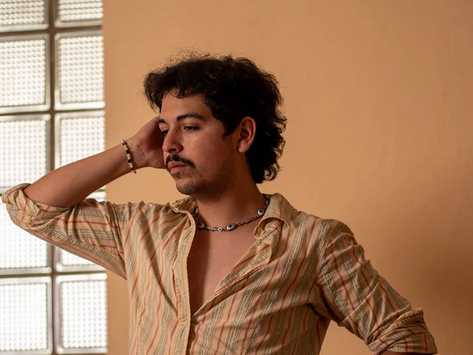 Violentamente Hermoso: Tomy Urra convierte la incomodidad emocional en pop de alto voltaje