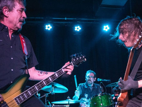 Ultrabomb regresa con  Look Forward In Anger : punk urgente y melódico contra la división social