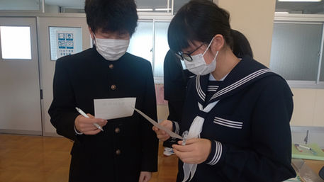 ALTの先生と活動しました（２年生）