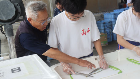 魚さばき体験を行いました！